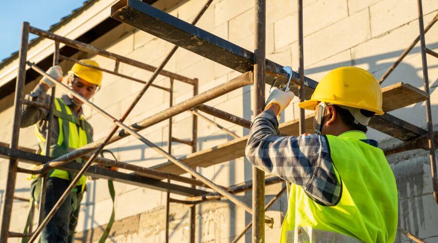 Professional gutter cleaning in Chokoloskee, FL